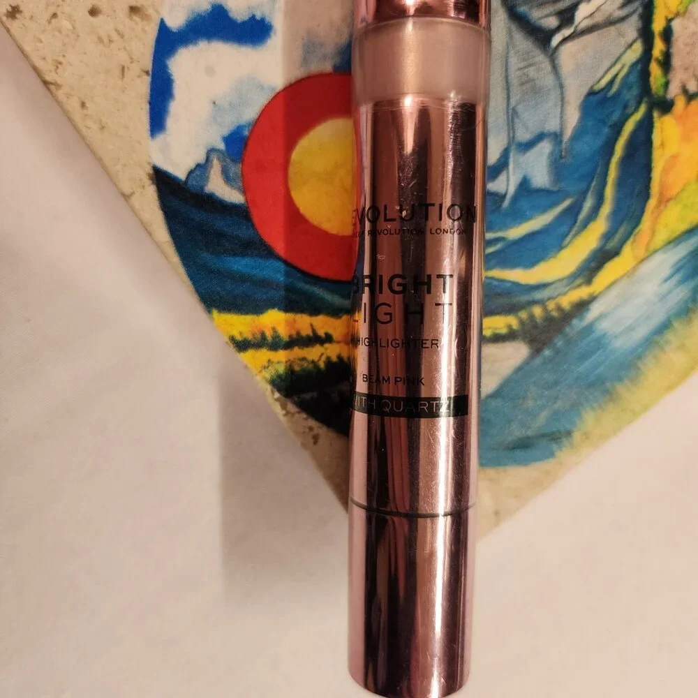 Makeup Revolution Bright Light Highlighter - Pink